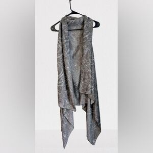 BOGO Demdaco Women's Gray Floral Waterfall Vest- OS